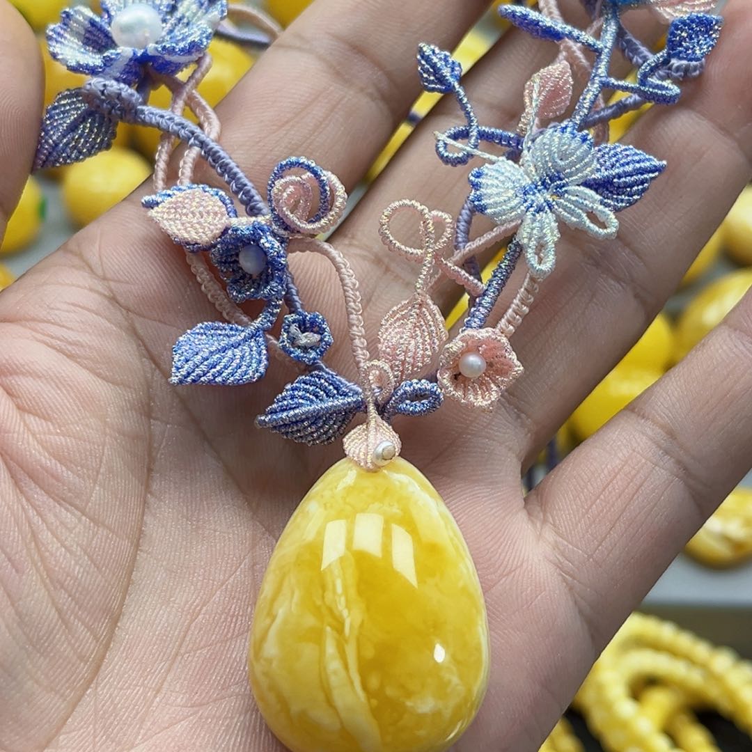 蜜蜡未镶嵌珠宝奇石