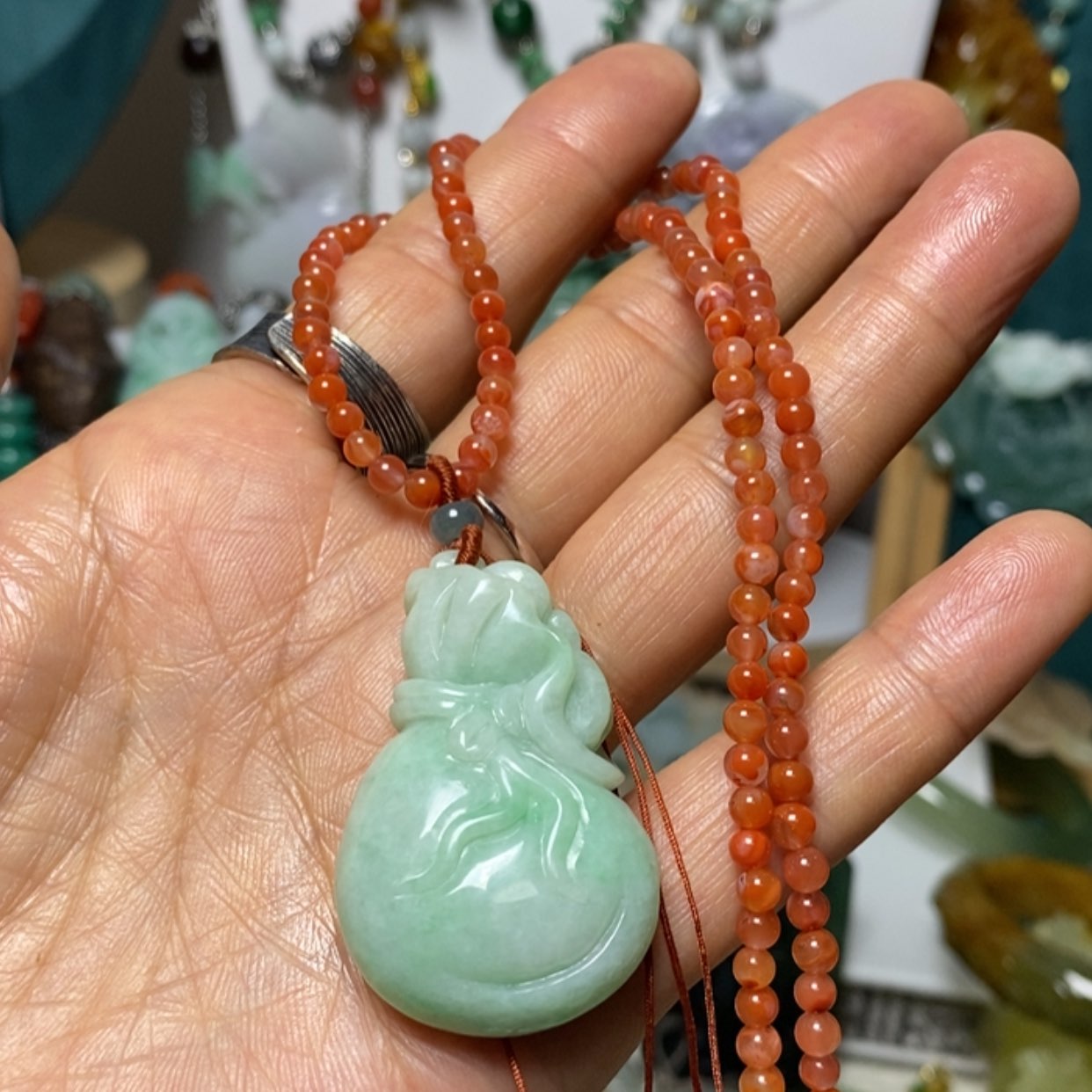 【闪购商品】翡翠吊坠(赠链)未镶嵌