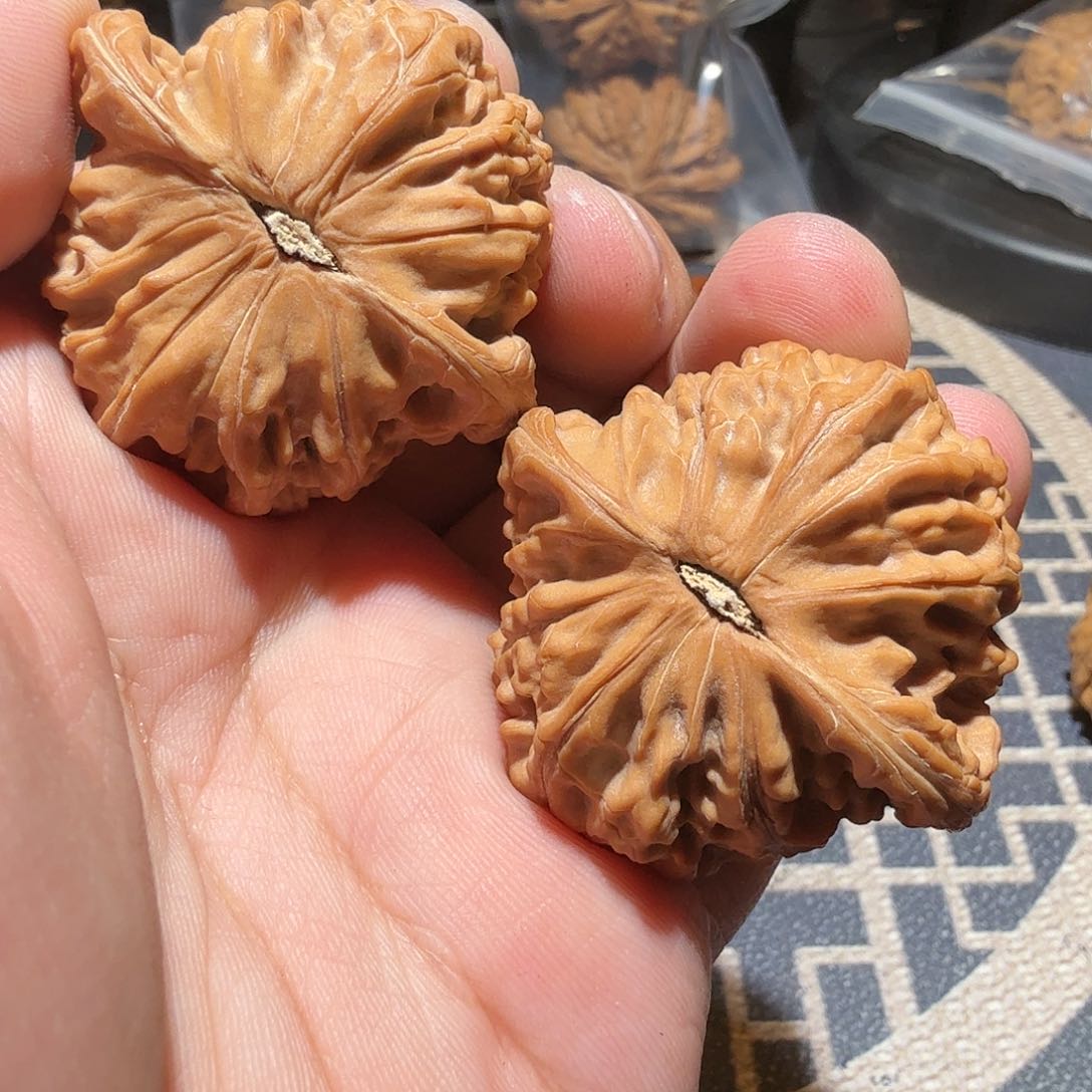 文玩核桃吊坠磨盘