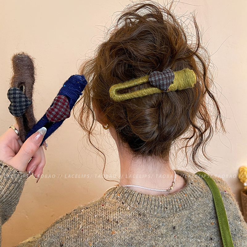 格纹爱心毛线发夹女大号鸭嘴夹子头饰2025新款高端后脑勺盘发抓夹