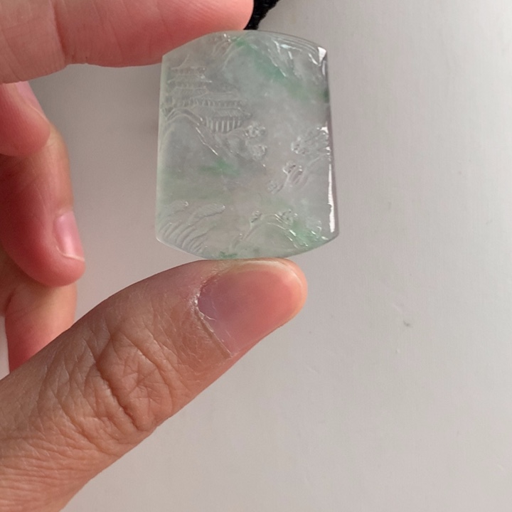 翡翠挂件未镶嵌….