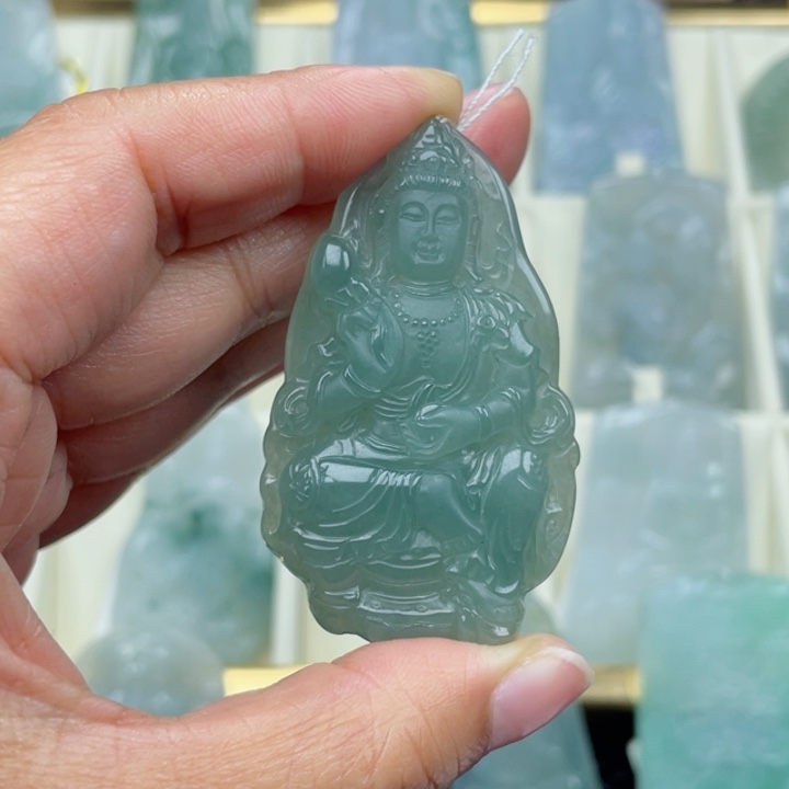 翡翠未镶嵌颈饰萬**意度母
