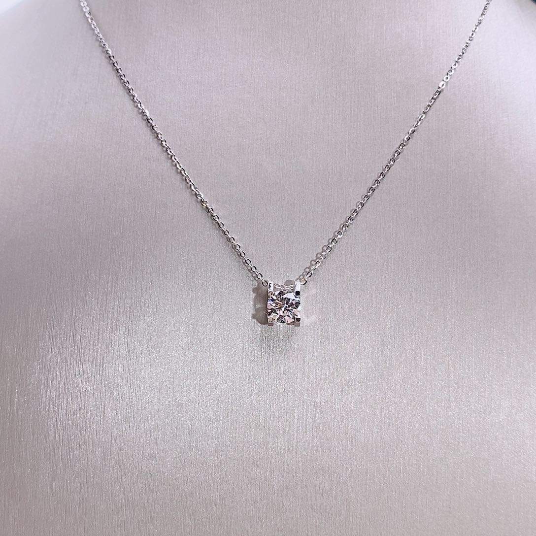 实验室培育钻石颈饰18K金镶嵌一克拉简牛头项链