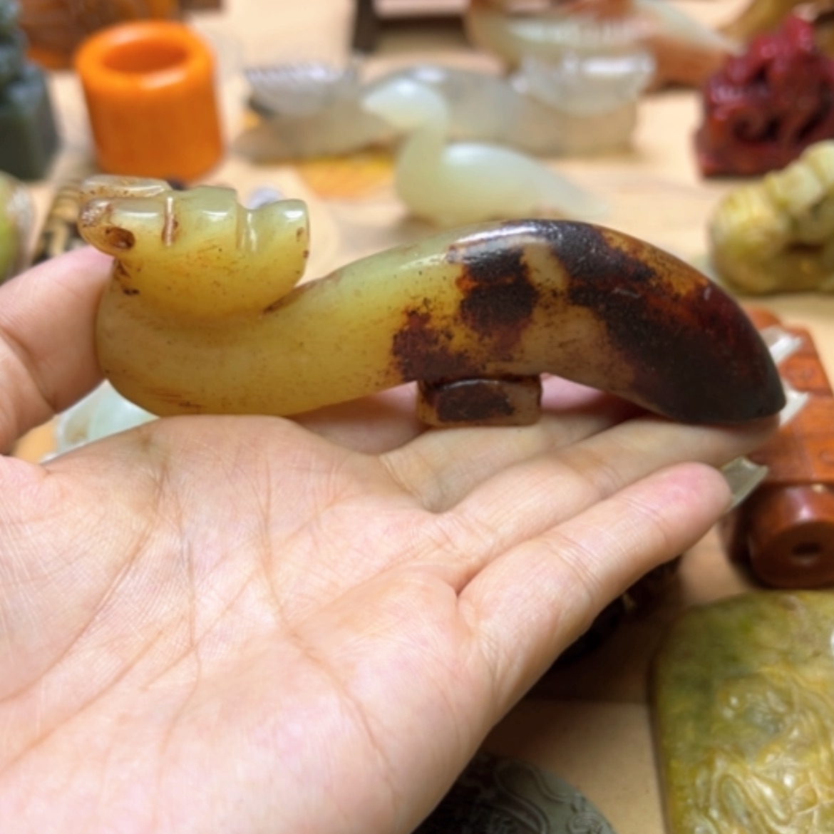 【闪购商品】蛇纹石玉颈饰未镶嵌