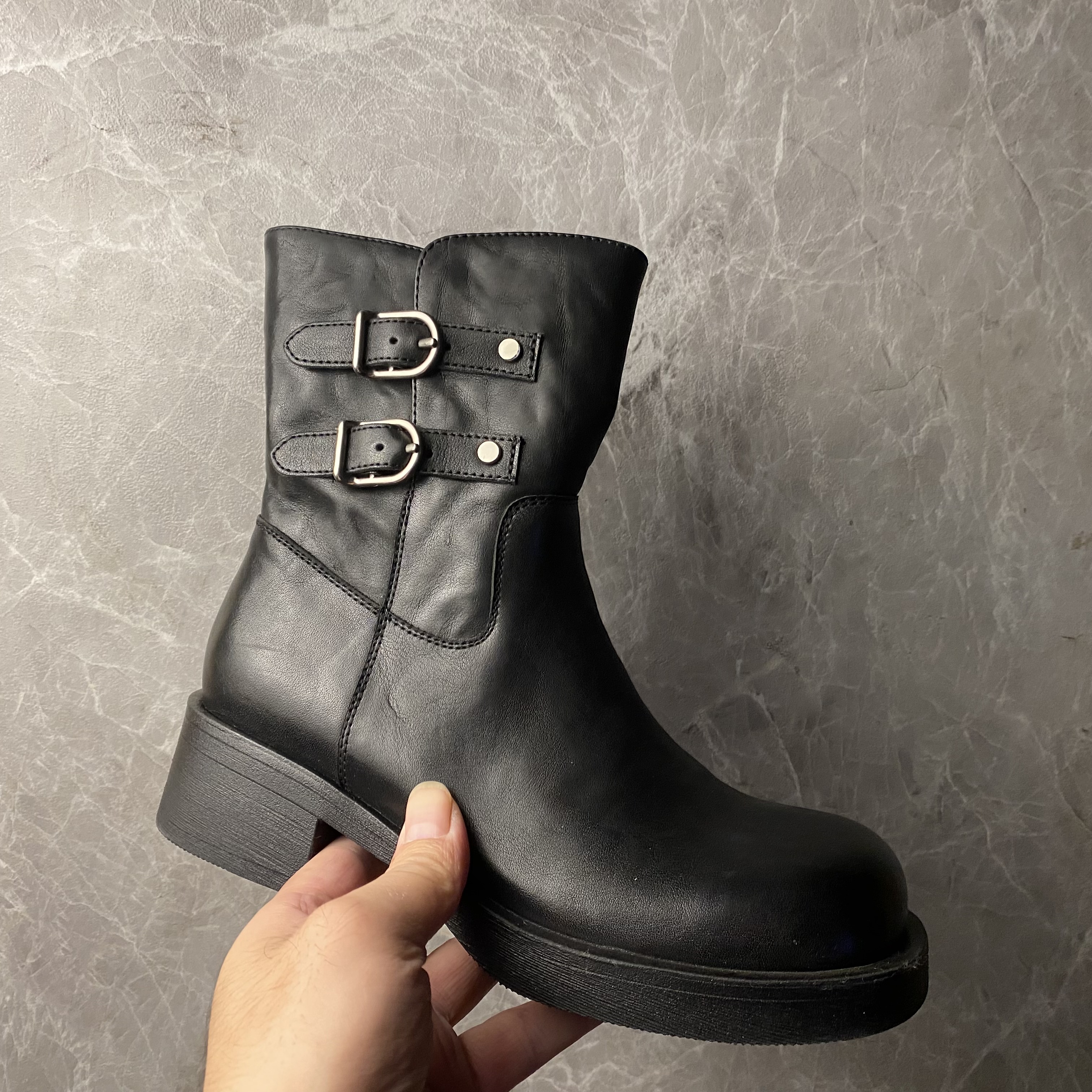 粗跟牛皮短靴92599黑色