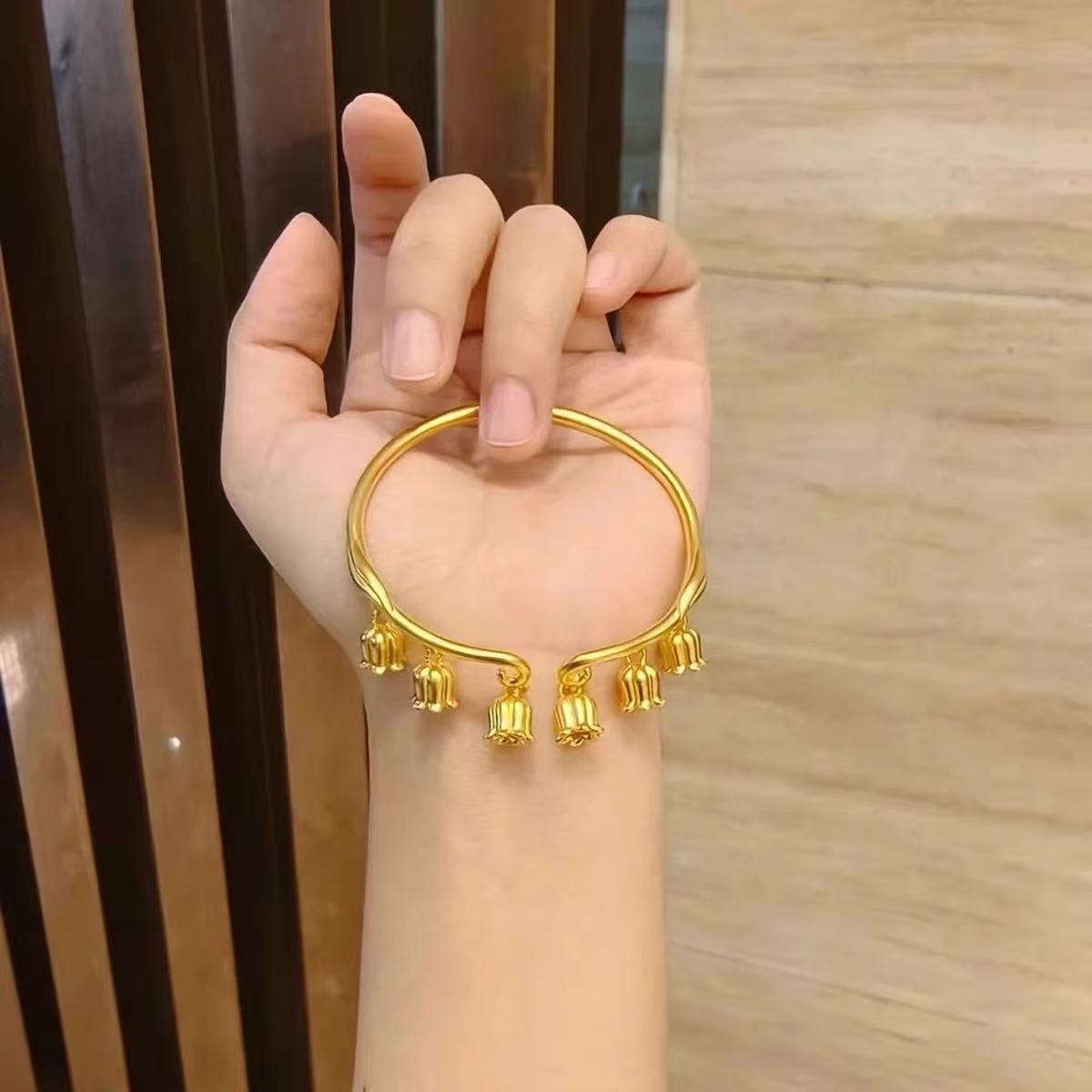 合金手镯 超仙灵动铃兰花手镯女开口可调节金小众设计高奢