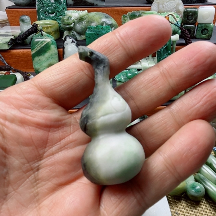 感***命独山玉未镶嵌珠宝半成品