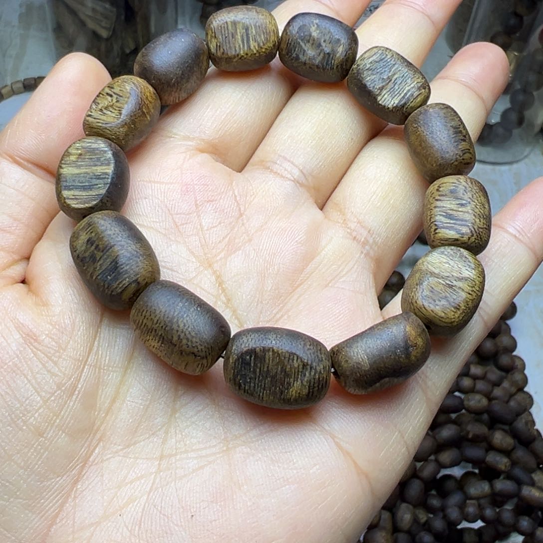 沉香手串奇楠手串卡12留疤多样性发一