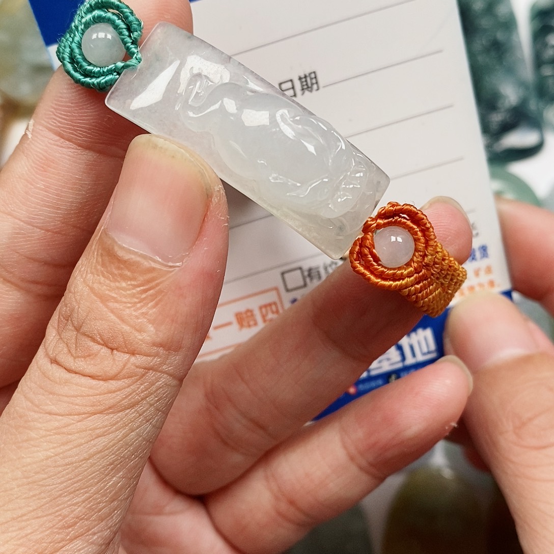 颈饰未镶嵌翡翠金蟾手牌