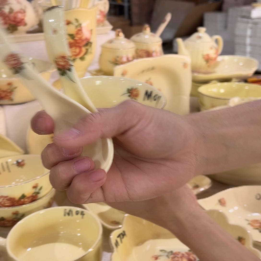 星博汇陶瓷有限公司2个