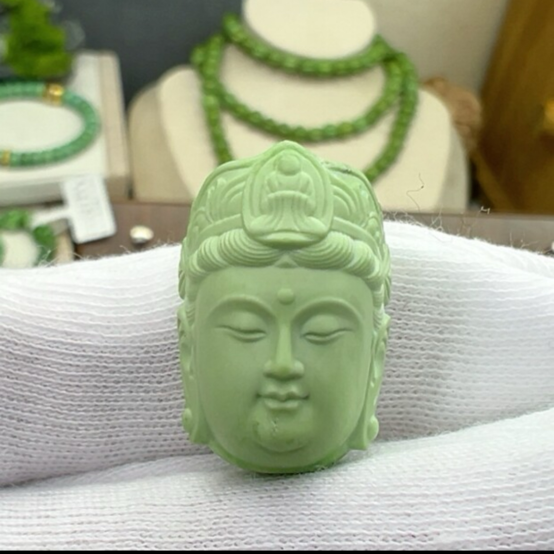 【藏品】菜籽黄精品荧光黄绿雕刻观音