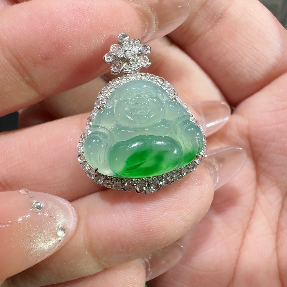 【闪购商品】颈饰18K金镶嵌翡翠