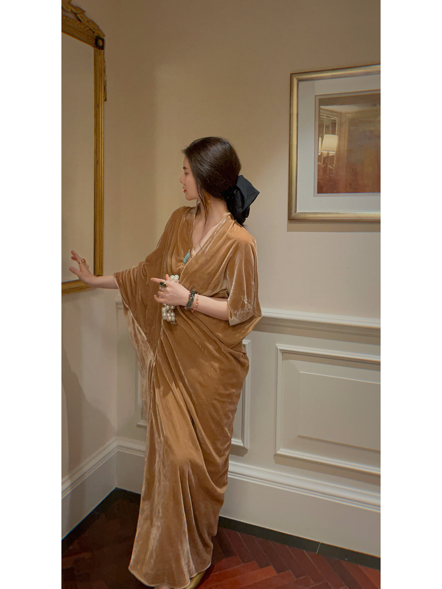 yanyan【扶摇】东方美学立体裁剪不对称设计V领纯色高级丝绒连衣裙