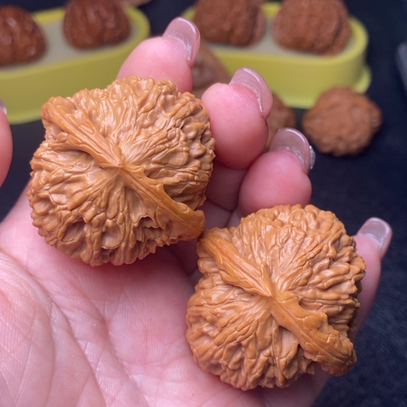【闪购商品】文玩核桃把件676号白狮子42