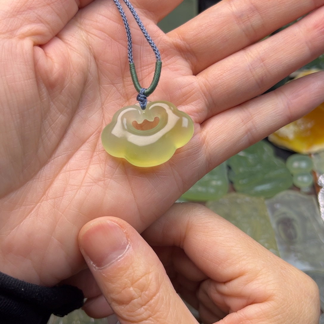 蛇纹石玉未镶嵌吊坠(不含链)