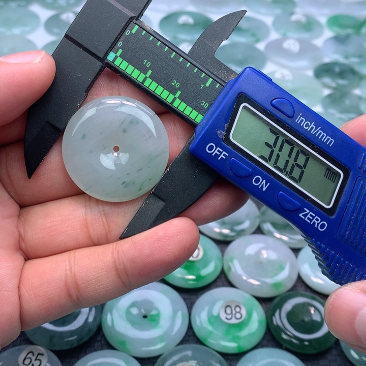 翡翠颈饰未镶嵌缅甸天然A货翡翠