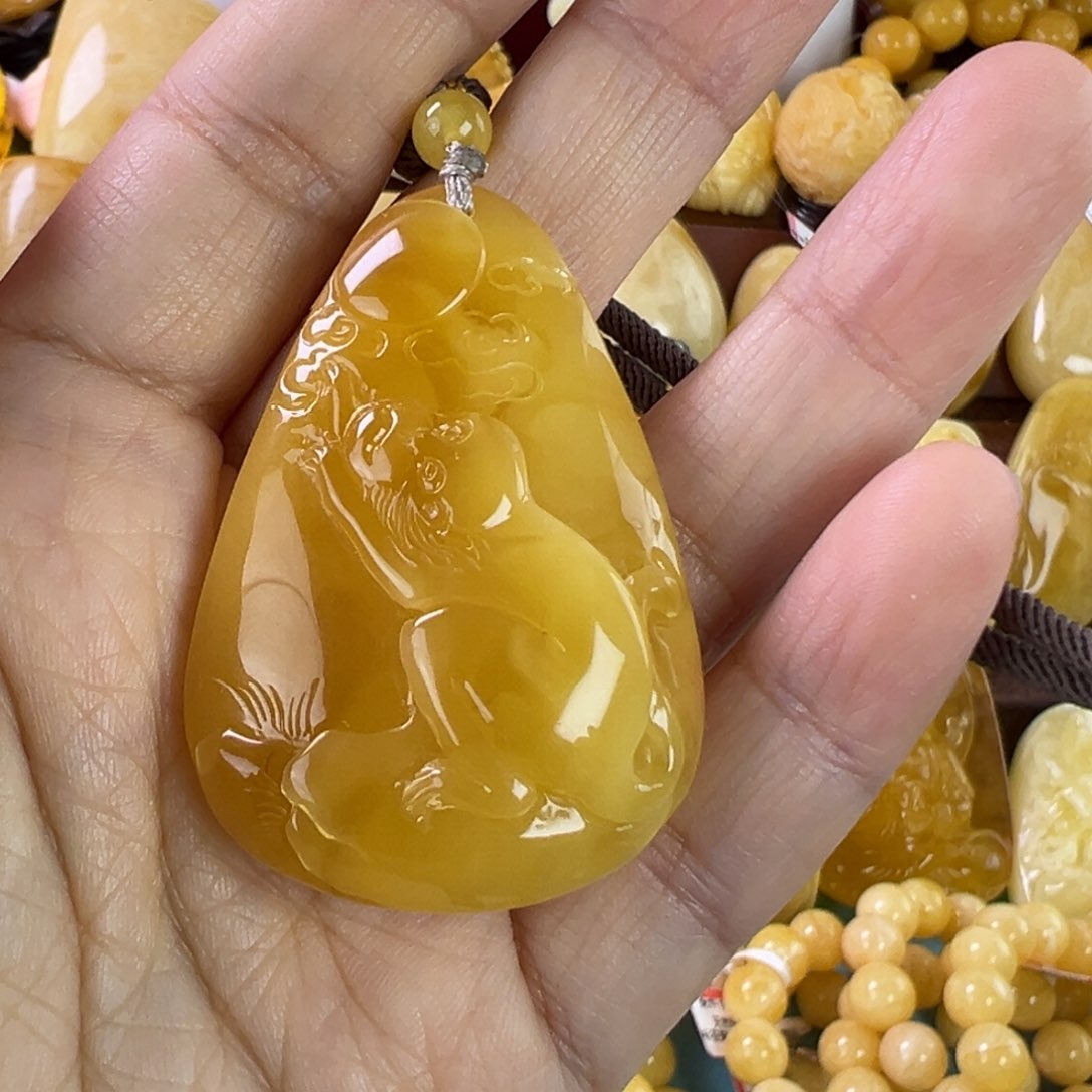 蜜蜡吊坠(赠链)未镶嵌