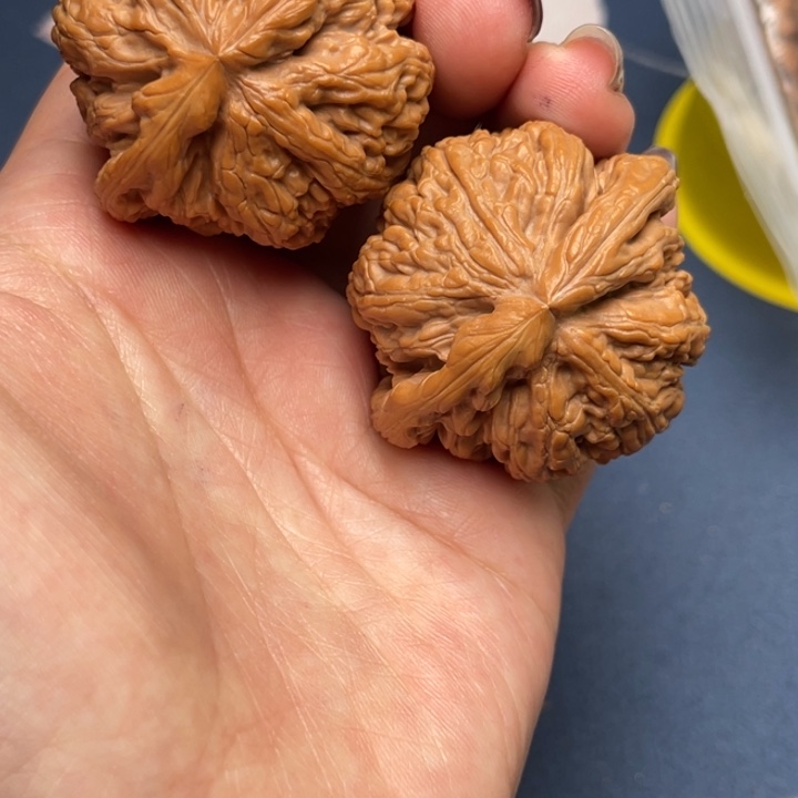 文玩核桃把件粗筋42