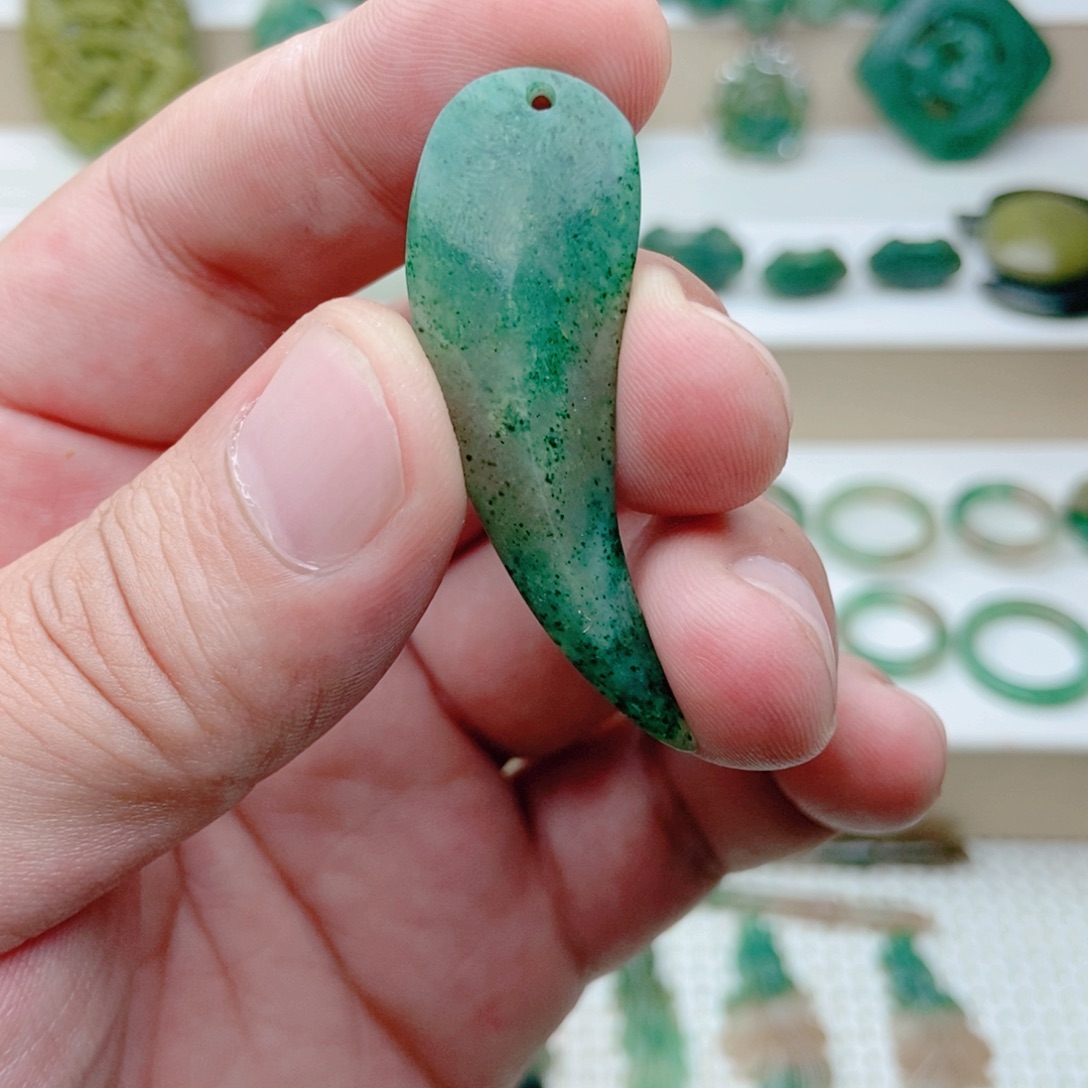 未镶嵌独山玉挂件