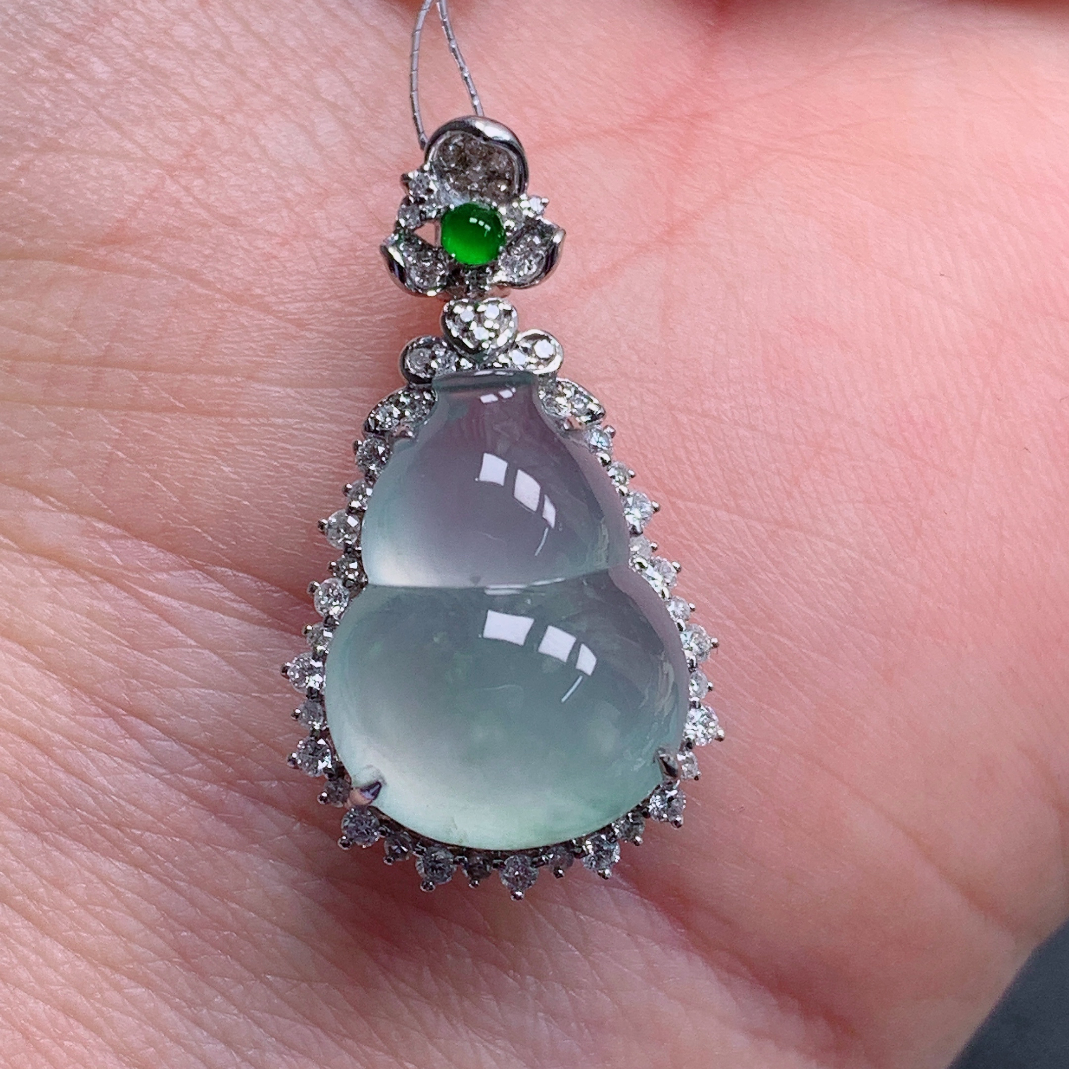 天然缅甸翡翠A货18k冰晴葫芦气质精美尺寸整体26.3+15.2+9.5  478