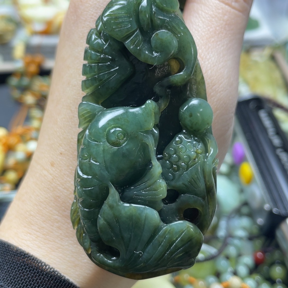 蛇纹石玉未镶嵌吊坠
