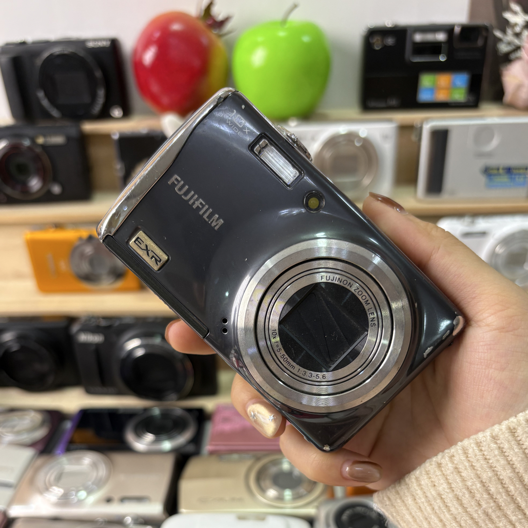 9新 Fujifilm/富士 富士f70黑色1000万像素10倍屏幕小瑕疵