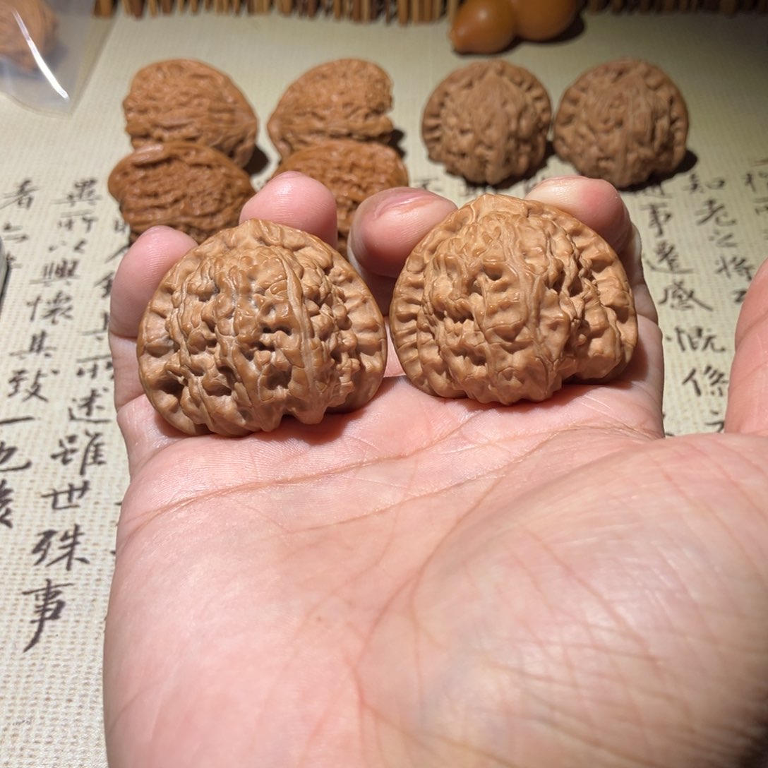 文玩核桃吊坠三角白42尺全品