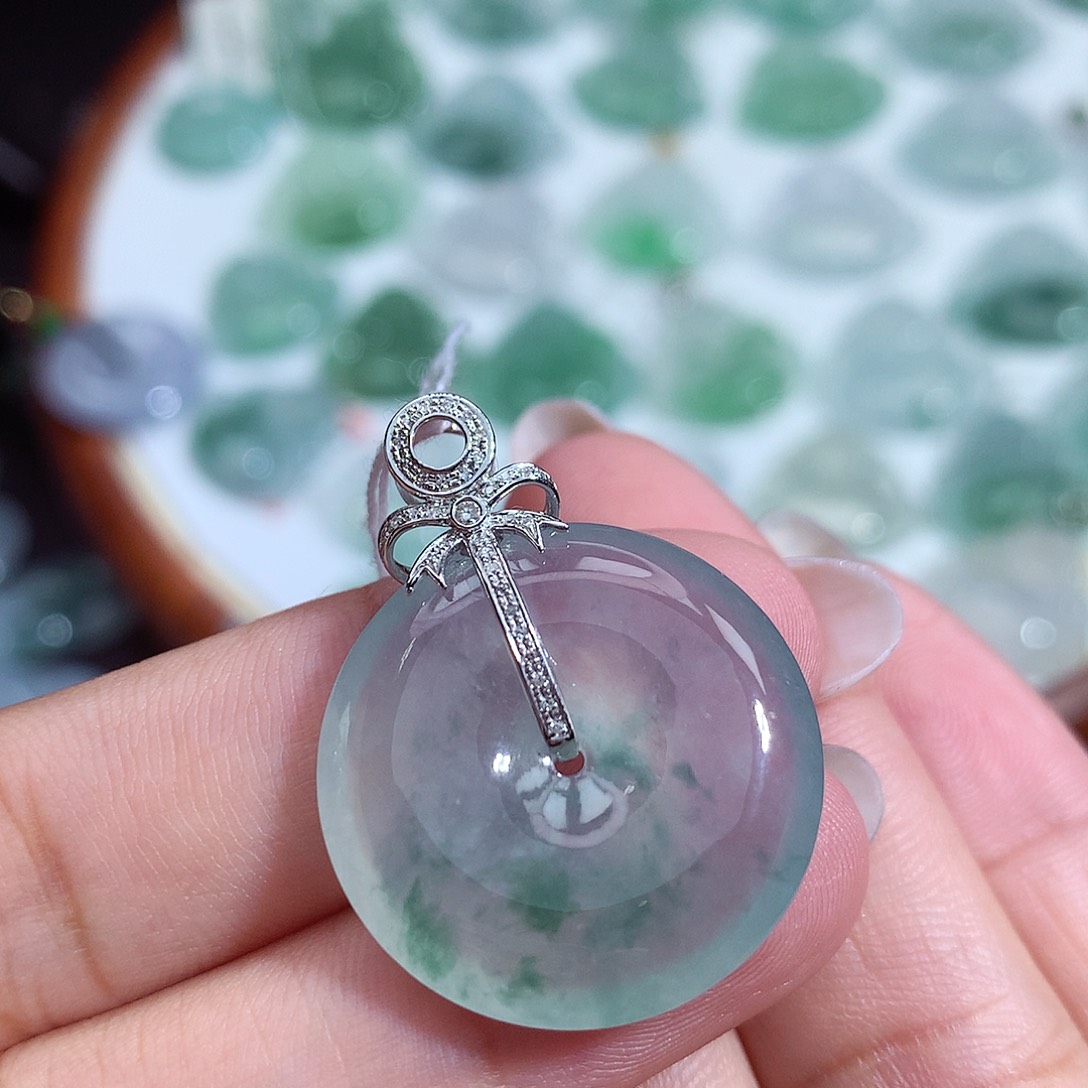 颈饰未镶嵌翡翠平安