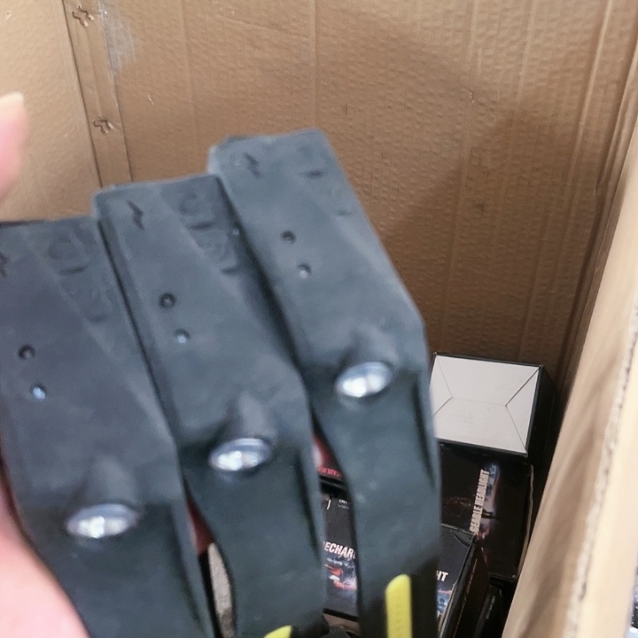 闲****崔强光手电头灯939