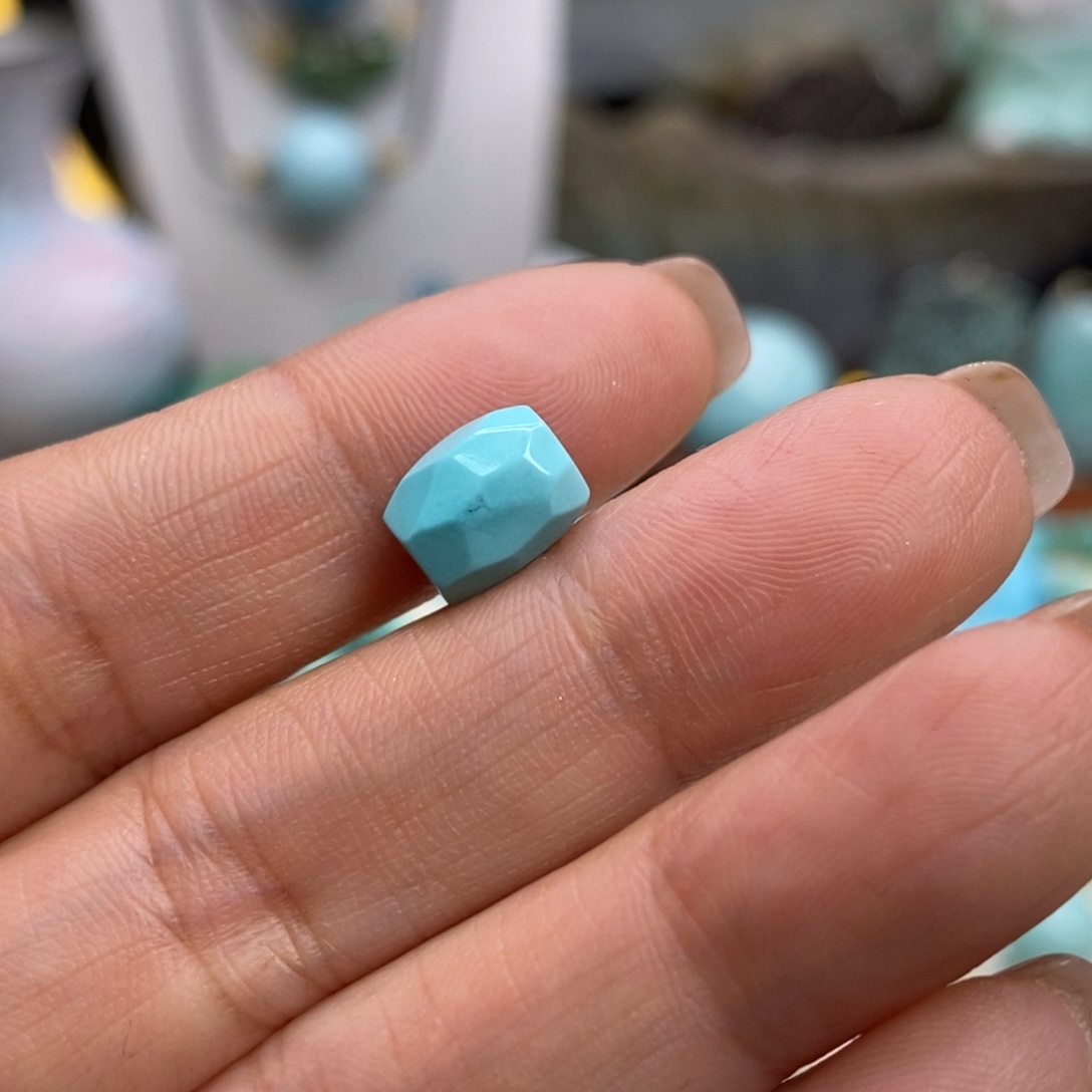 绿松石未镶嵌珠宝奇石7.3×8.3