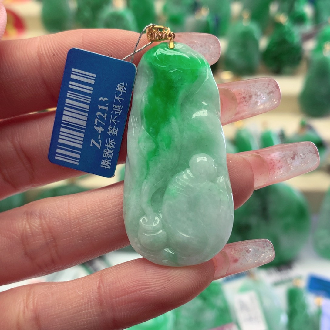 翡翠颈饰18K金镶嵌翡翠