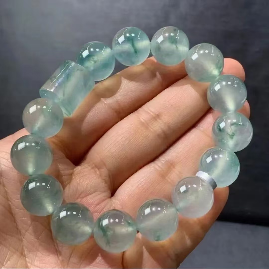 翡翠手串精美高冰