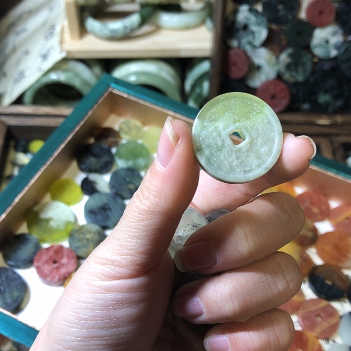 岫玉岫玉挂件未镶嵌