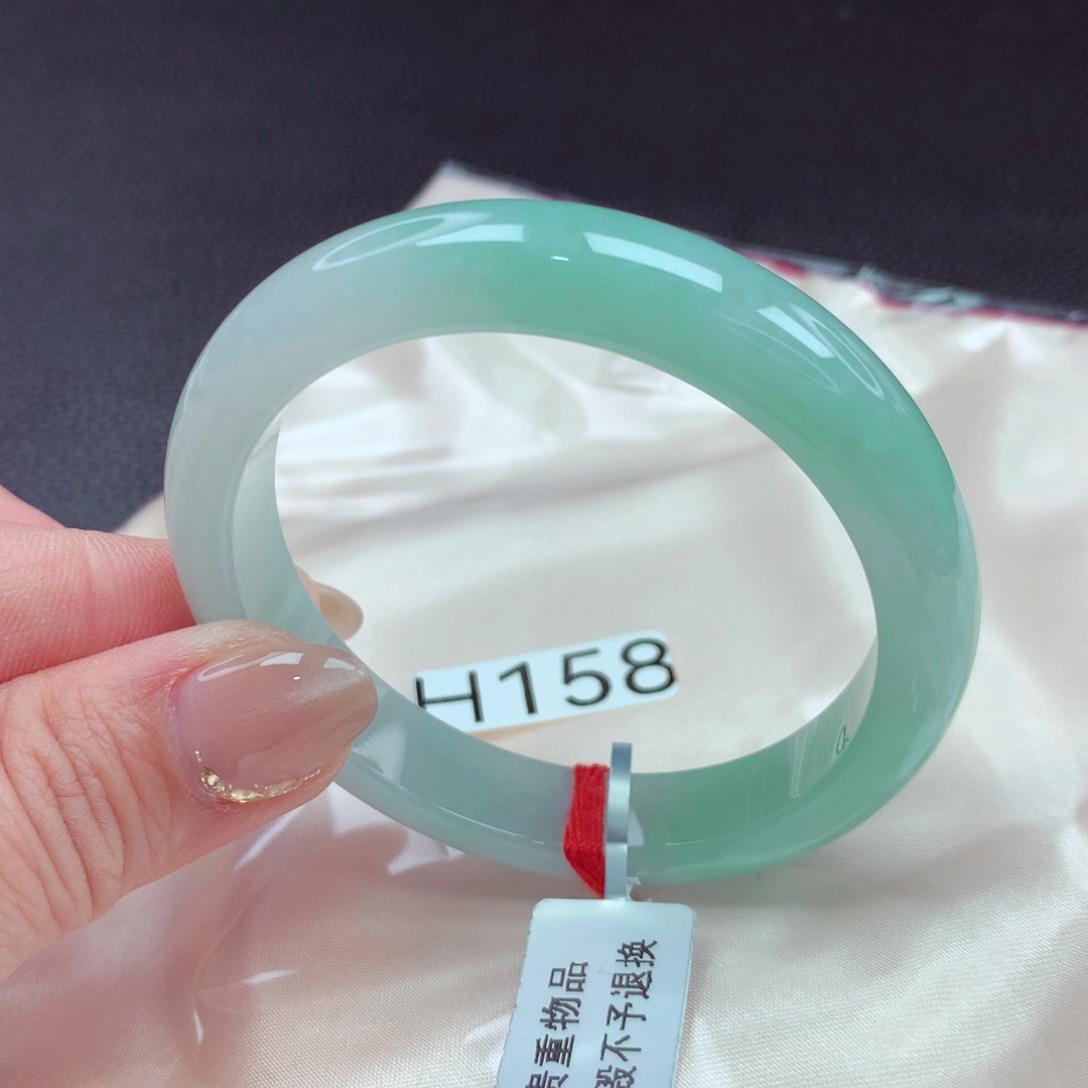 翡翠手镯未镶嵌手镯88