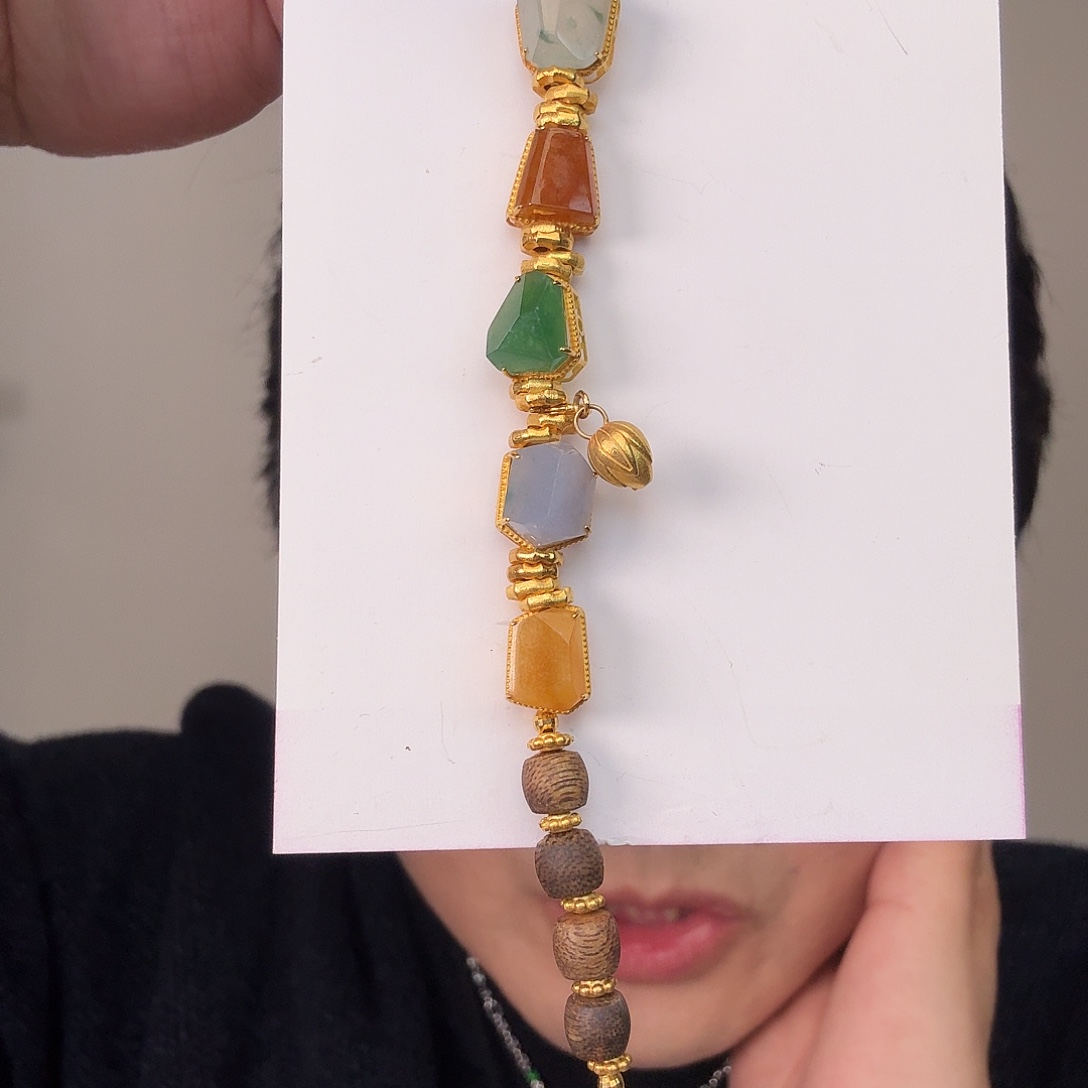 翡翠18K金镶嵌颈饰一件