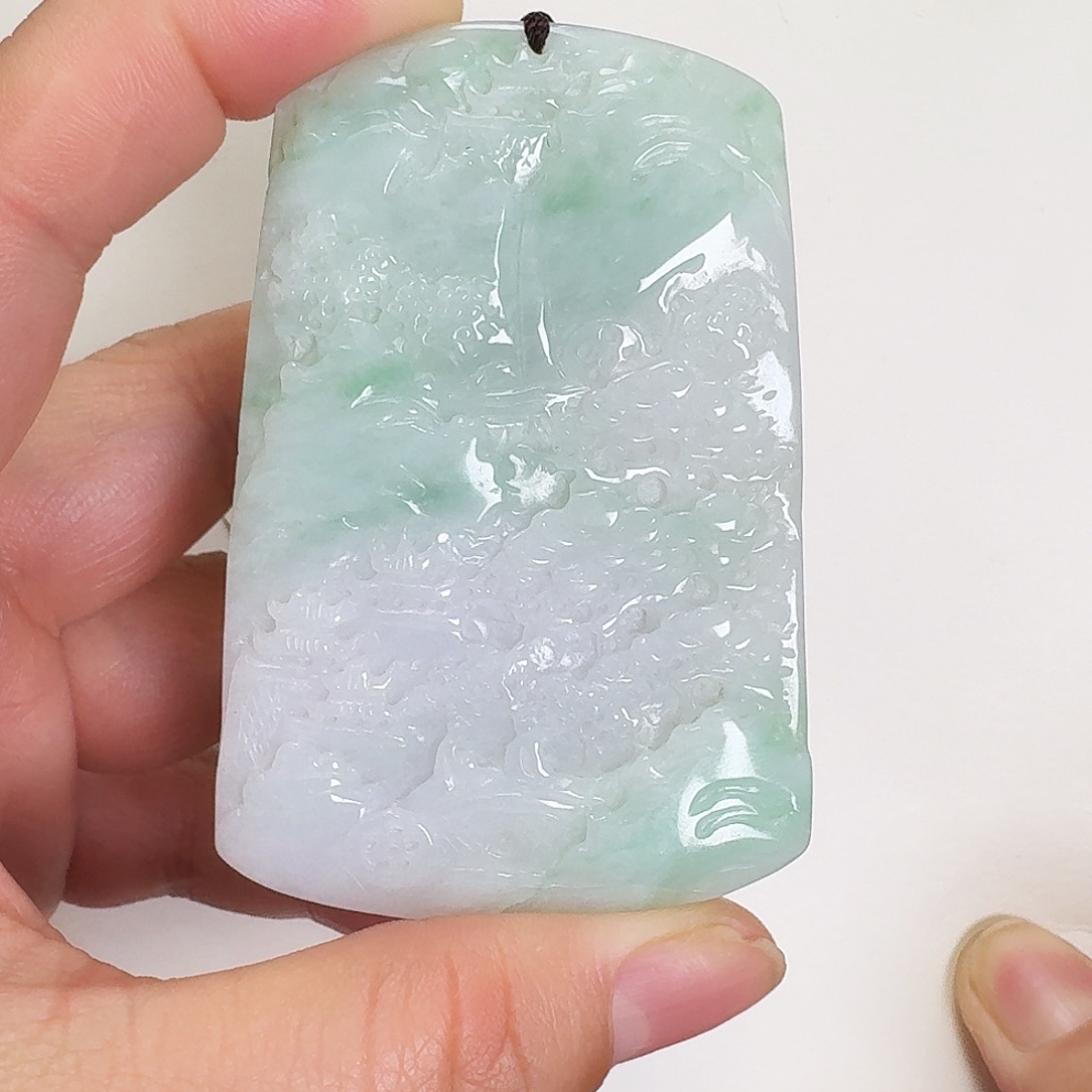 翡翠颈饰未镶嵌山水牌