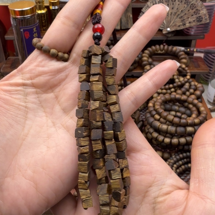 沉香碎屑奇楠车挂件