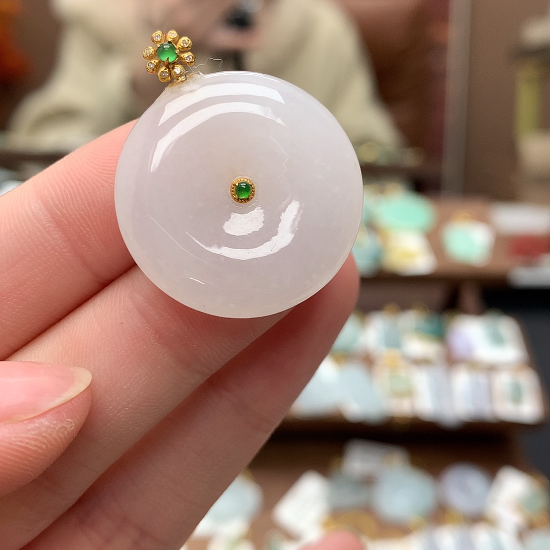 翡翠吊坠(不含链)18K金镶嵌