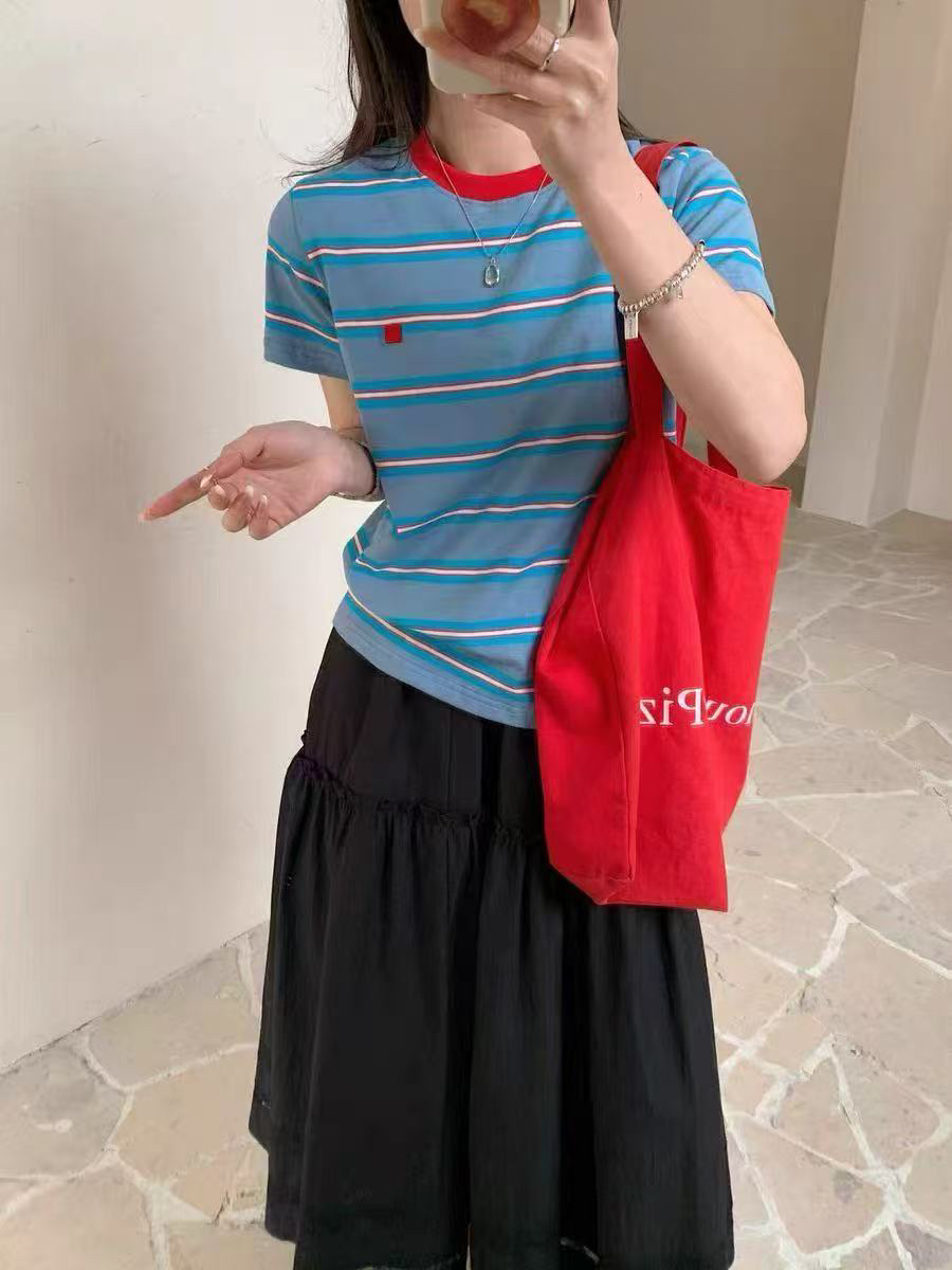 短袖有弹力耐磨圆领纽扣刺绣T恤夏季休闲上衣女装