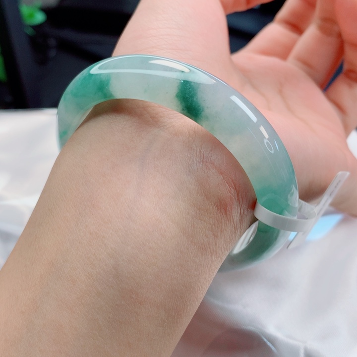 未镶嵌手镯翡翠54圈