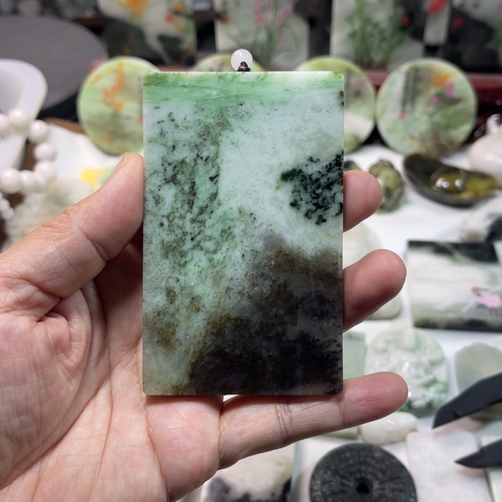 独山玉未镶嵌颈饰手把