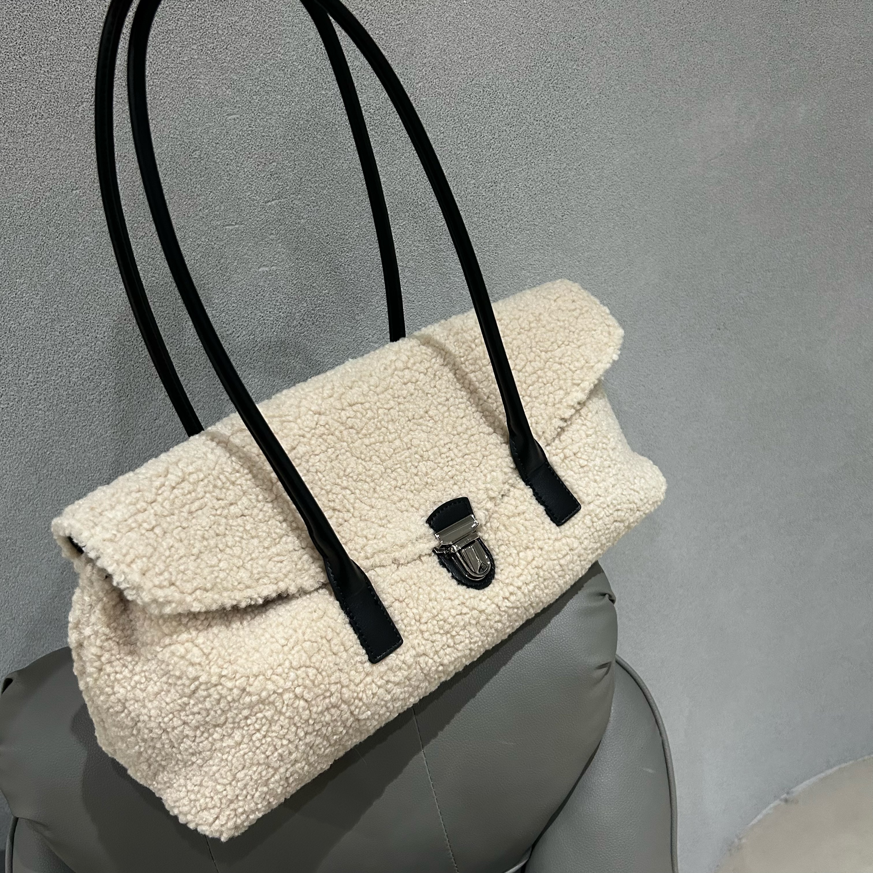 7768#秋冬高级感大容量毛茸茸腋下单肩包