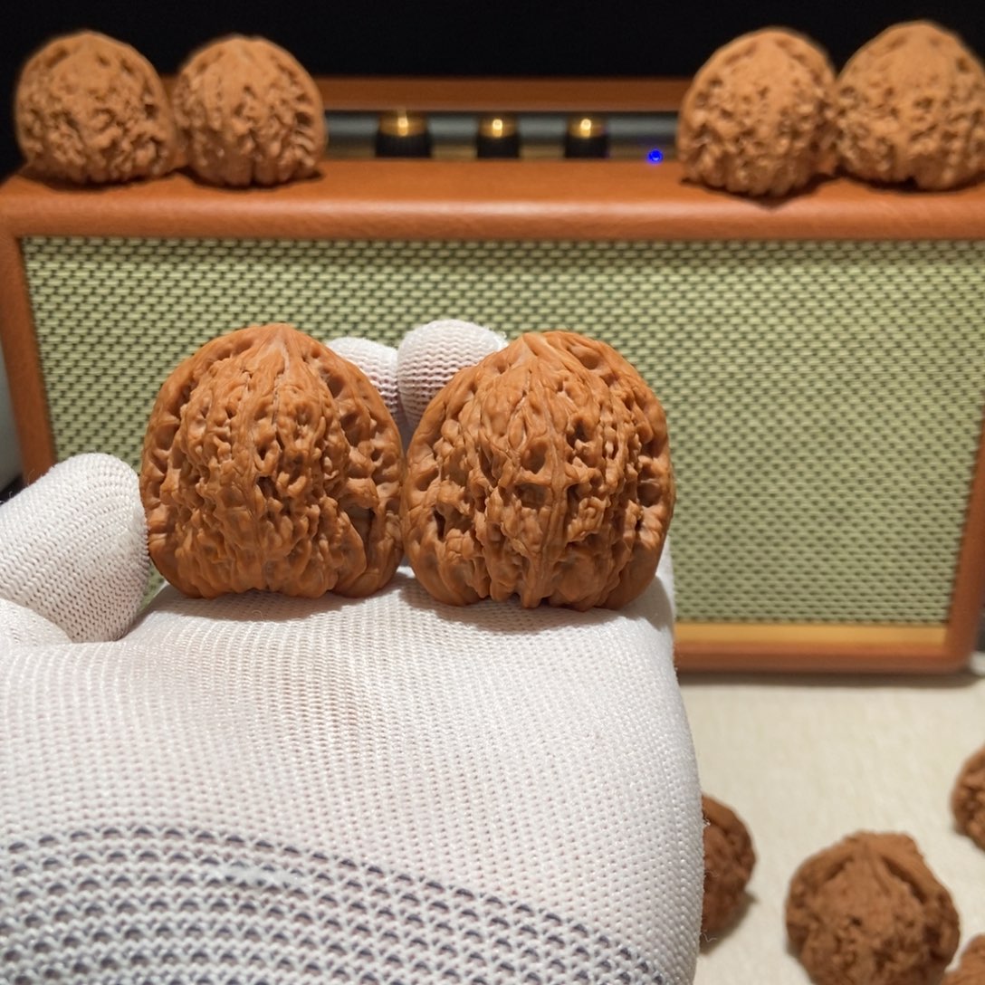 文玩核桃吊坠南疆