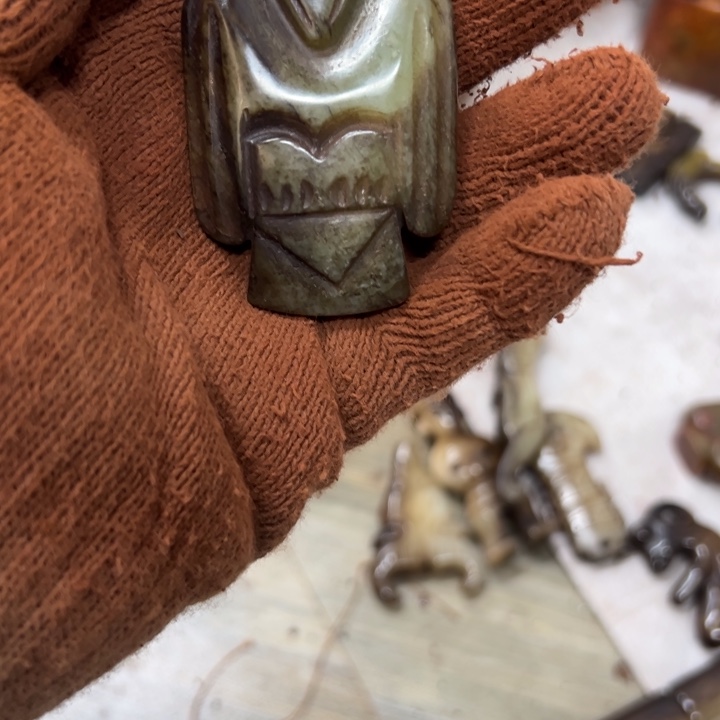 和田玉（青白玉）未镶嵌挂件