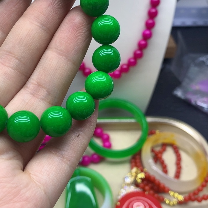 翡翠颈饰未镶嵌吊坠