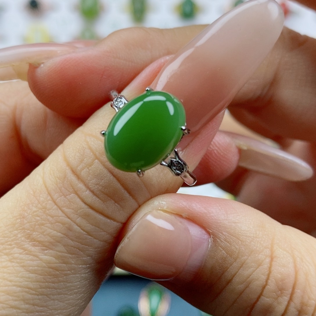 未镶嵌戒指和田玉（碧玉）