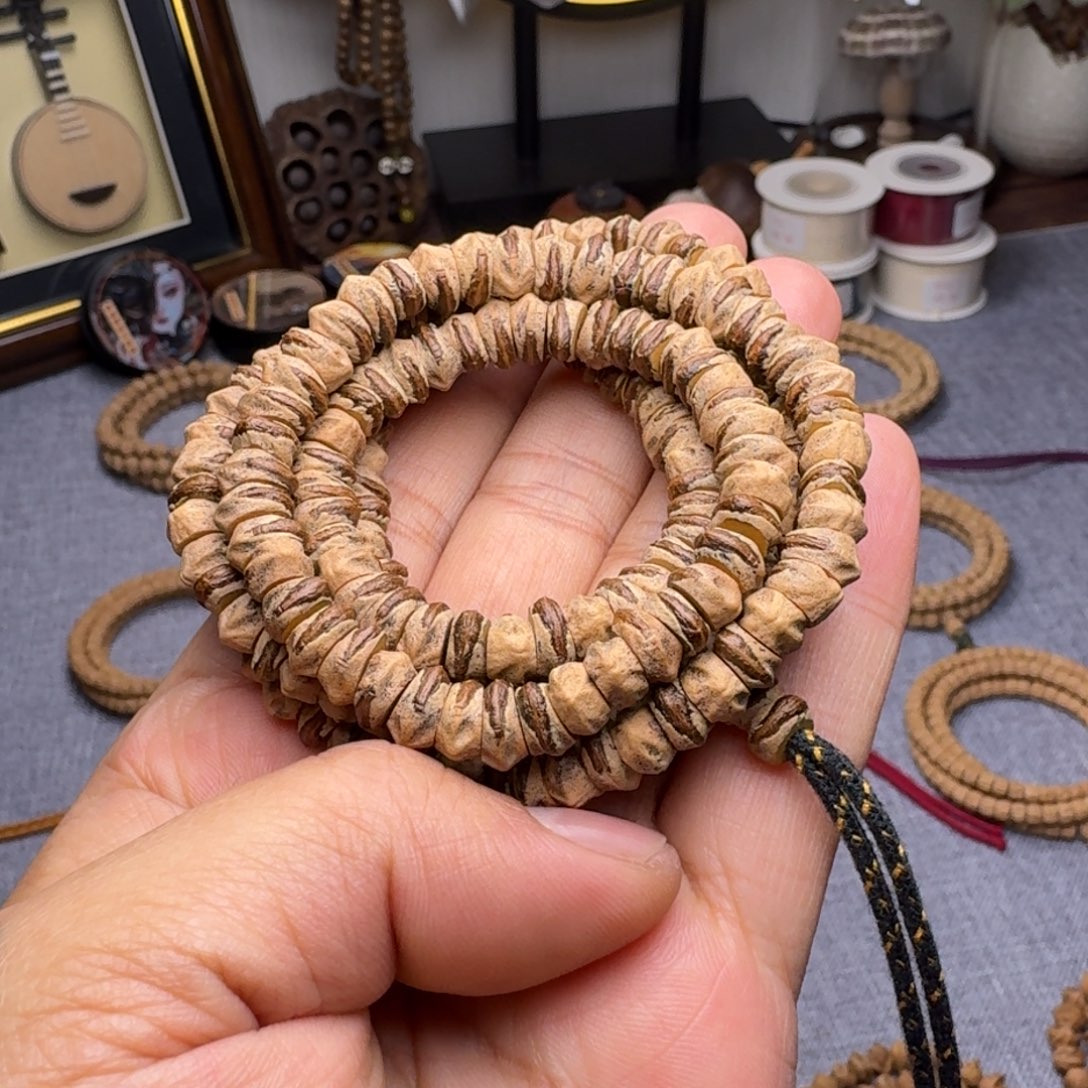 柏香籽/百香籽吊坠猛*