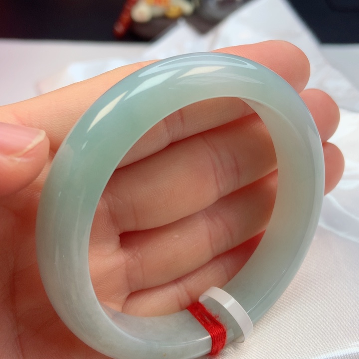 翡翠手镯未镶嵌53圈