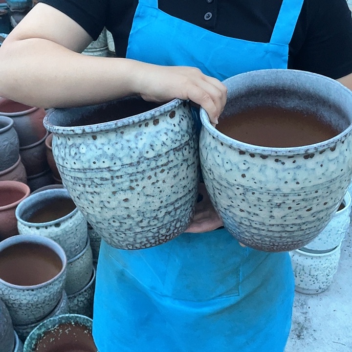 紫砂花盆口20高21瑕疵瑕疵