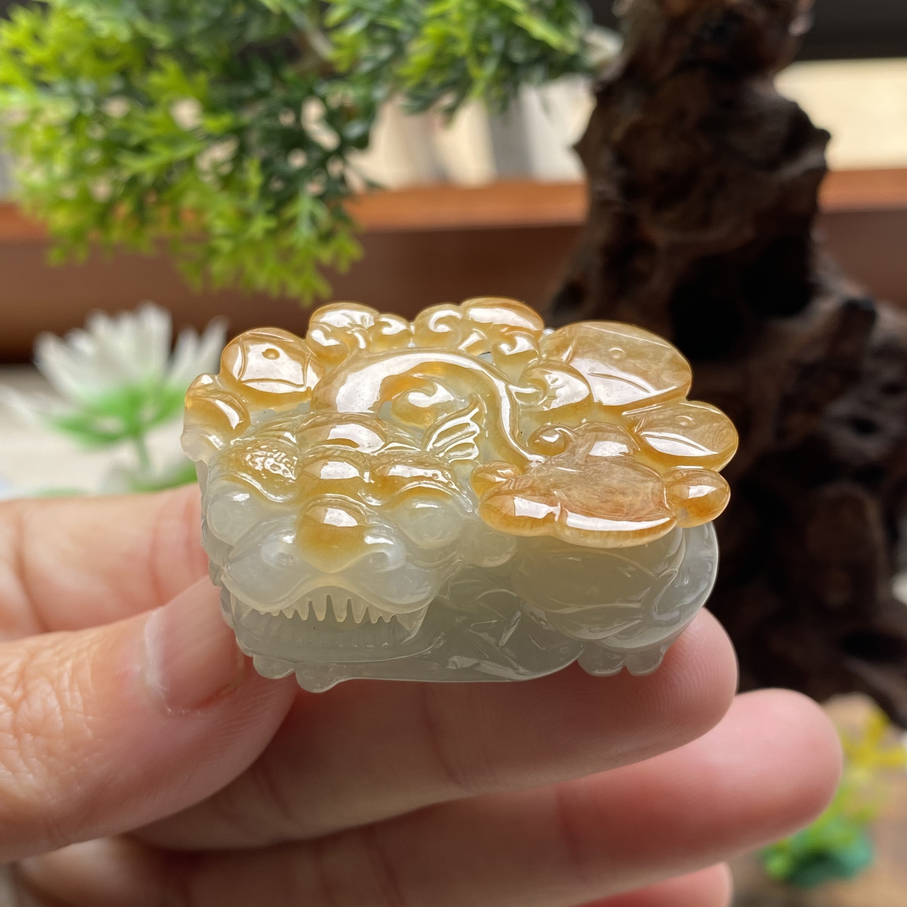 天然A货缅甸黄翡霸王貔貅口含珠挂件38-26-17mm